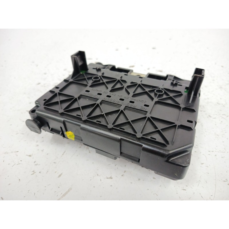 CAJA RELES / FUSIBLES