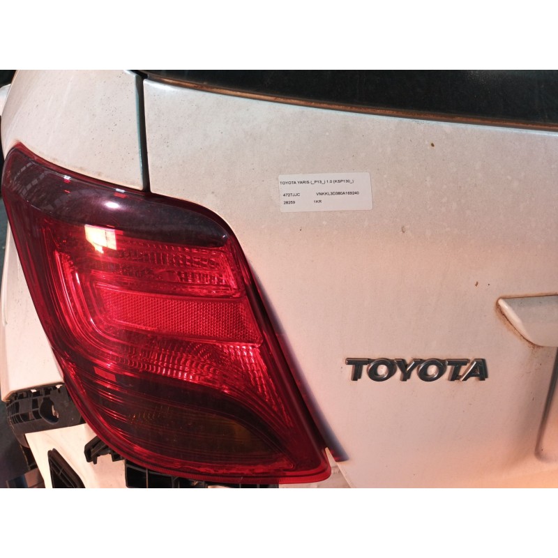 toyota yaris (_p13_) del año 2015