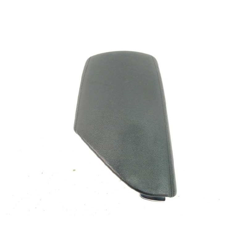Recambio de apoyabrazos central para hyundai i40 1.7 crdi cat referencia OEM IAM 846603Z000RY SOLO LA TAPA 