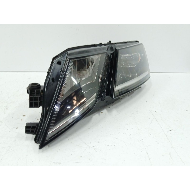 Recambio de faro izquierdo para skoda octavia iii combi (5e5, 5e6) 2.0 tdi referencia OEM IAM 5E1941015D 030110423100 
