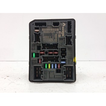 CAJA RELES / FUSIBLES 284B76520R 