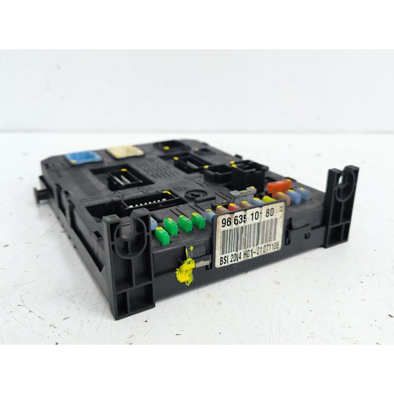 CAJA RELES / FUSIBLES 281189022A 216761594