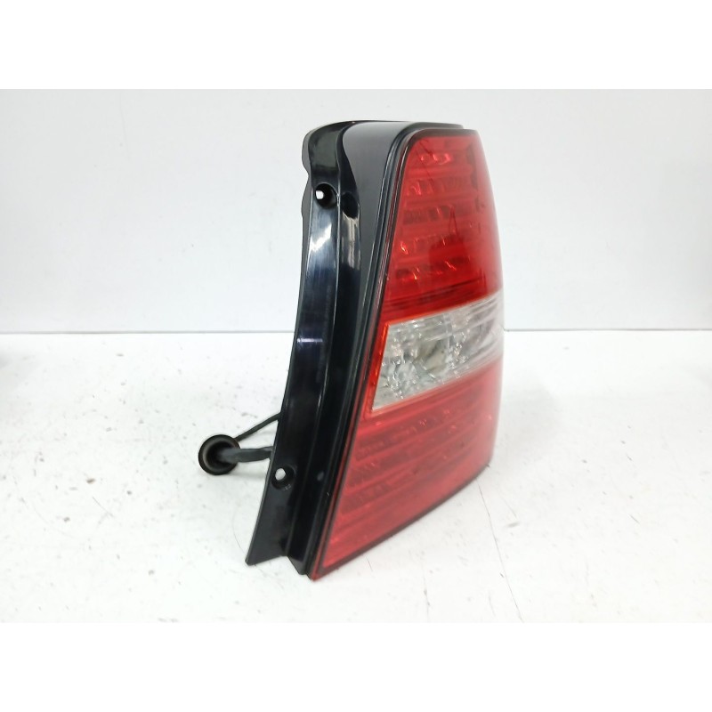 Recambio de piloto trasero derecho para kia sorento i (jc) 2.5 crdi referencia OEM IAM 9243E5  