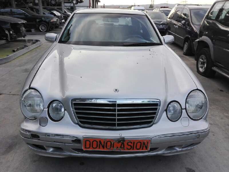 MERCEDES-BENZ CLASE E (W210) BERLINA