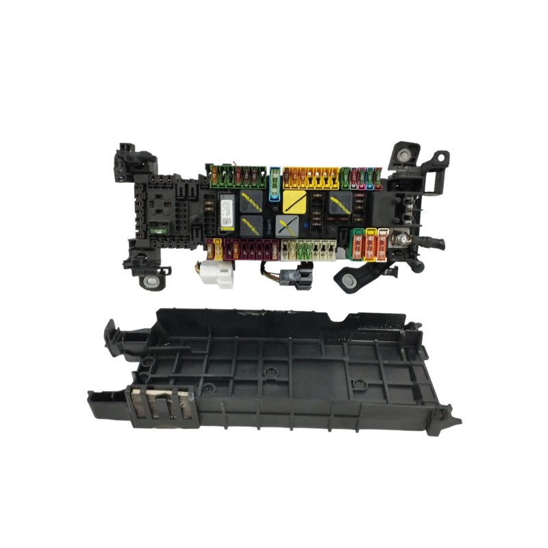 CAJA RELES / FUSIBLES