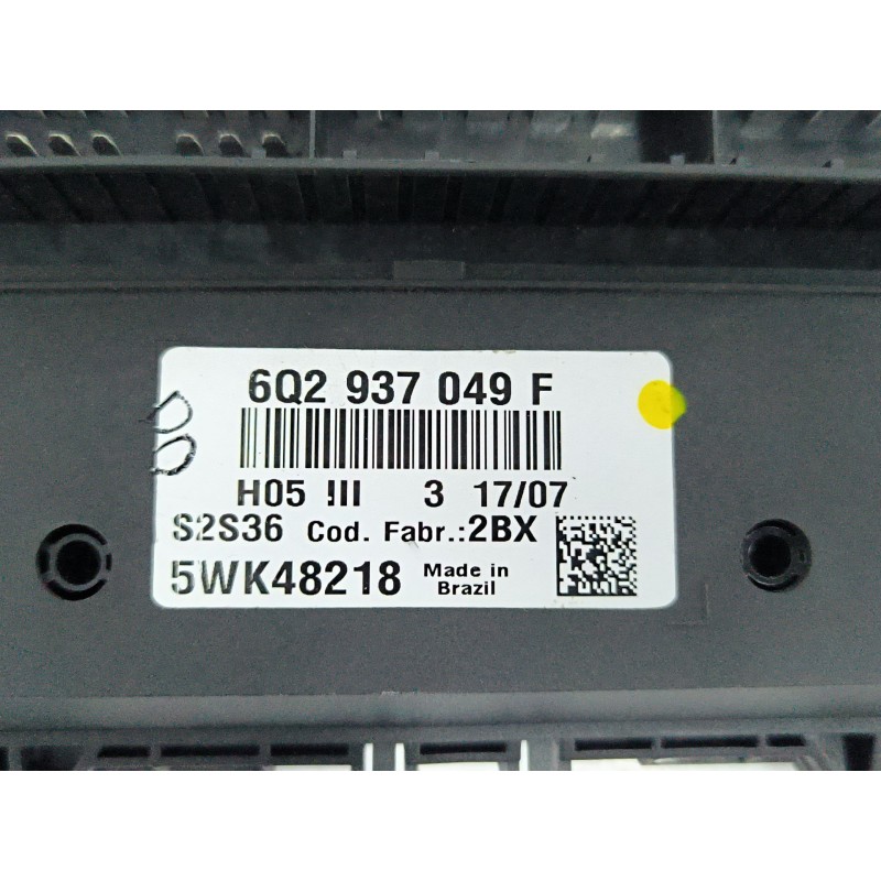 CAJA RELES / FUSIBLES 6Q2937049F