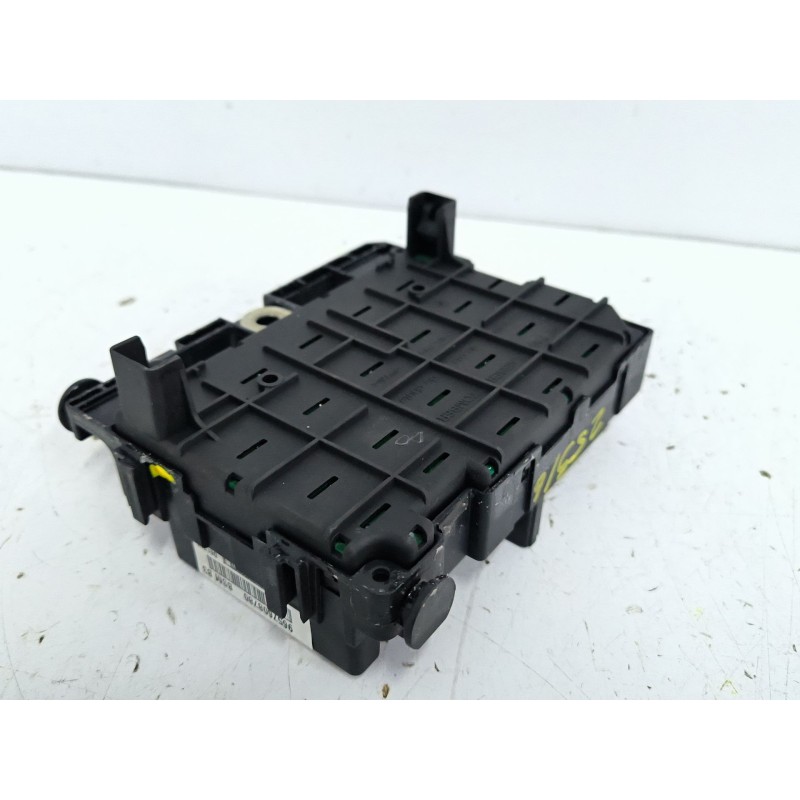 CAJA RELES / FUSIBLES