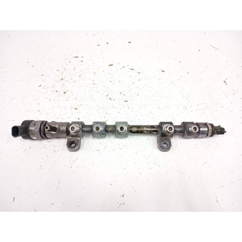 Recambio de rampa inyectora para toyota auris (_e15_) 1.4 d-4d (nde150_) referencia OEM IAM 2381033030 0445214177 2328033020