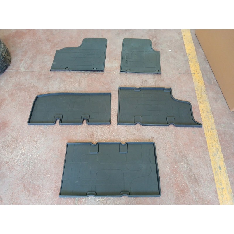 Recambio de alfombras para renault trafic iii autobús (jg_) 2.0 dci 150 (jgmu) referencia OEM IAM   