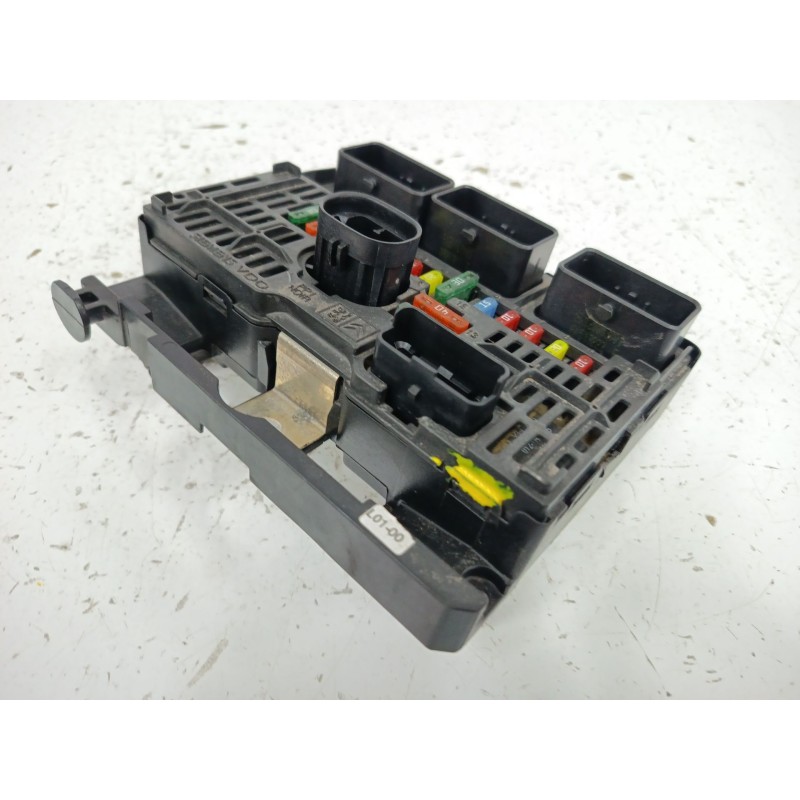 CAJA RELES / FUSIBLES