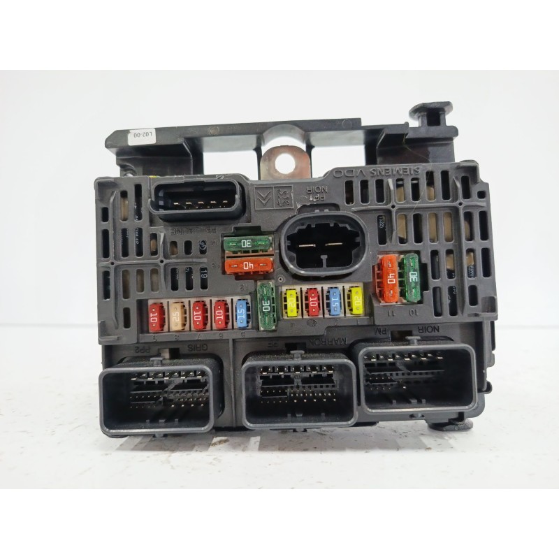 CAJA RELES / FUSIBLES