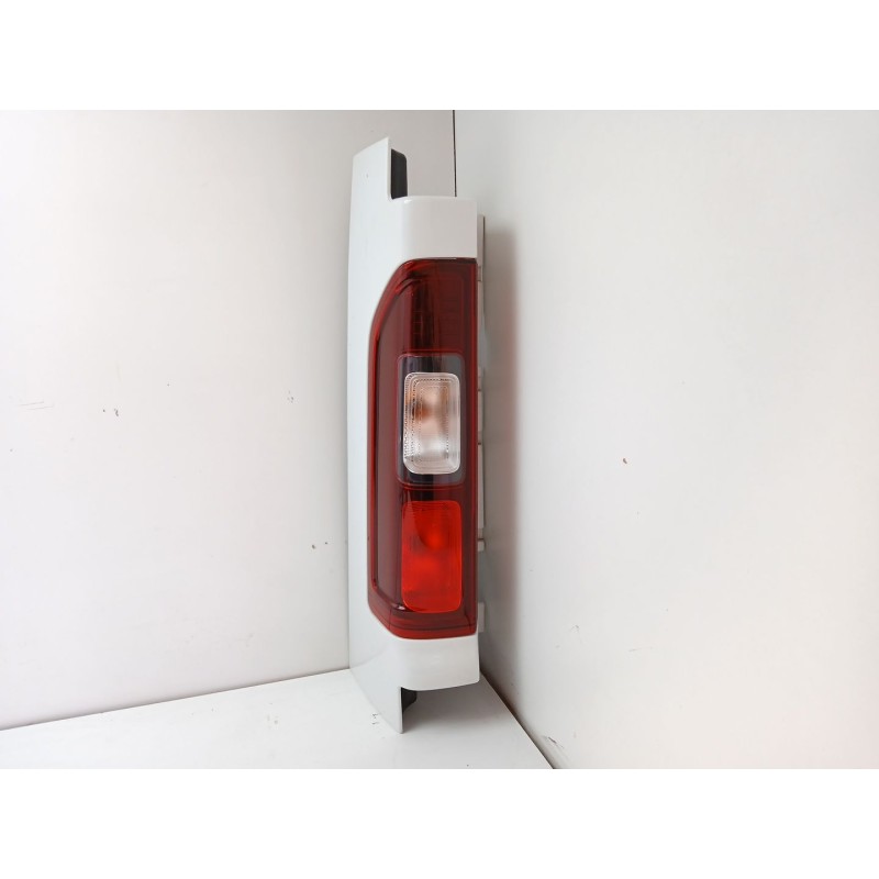 Recambio de piloto trasero izquierdo para renault trafic iii autobús (jg_) 2.0 dci 150 (jgmu) referencia OEM IAM   