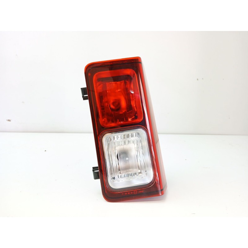 Recambio de piloto trasero izquierdo paragolpes para renault trafic iii autobús (jg_) 2.0 dci 150 (jgmu) referencia OEM IAM   
