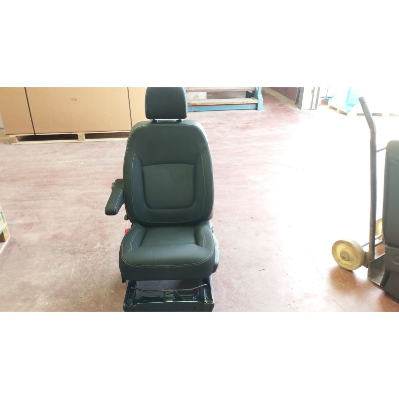 Recambio de asiento delantero izquierdo para renault trafic iii autobús (jg_) 2.0 dci 150 (jgmu) referencia OEM IAM   