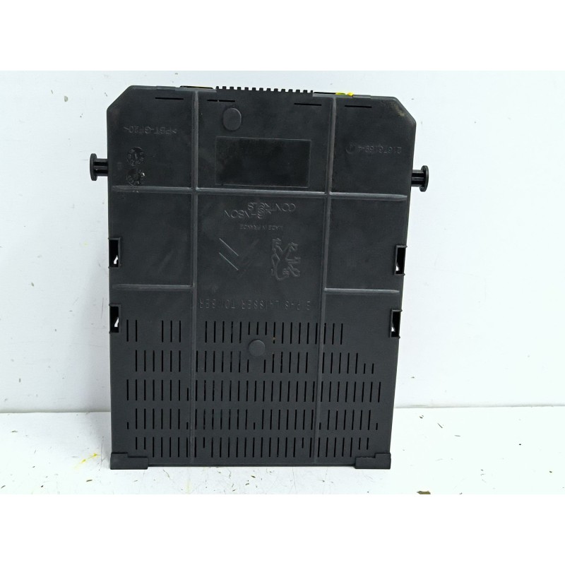 CAJA RELES / FUSIBLES