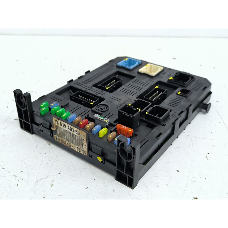CAJA RELES / FUSIBLES