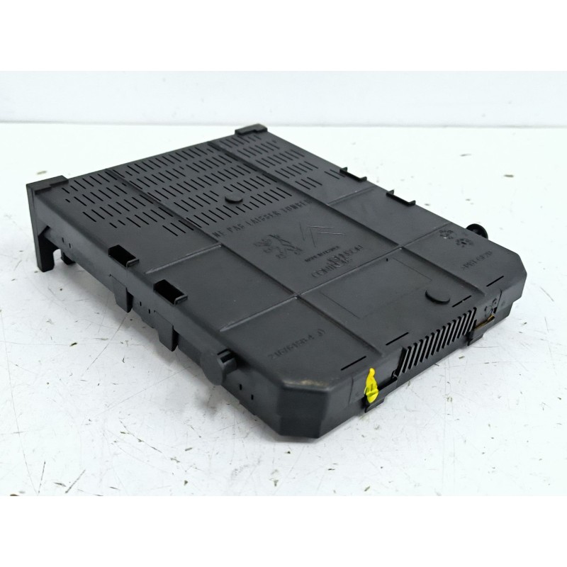 CAJA RELES / FUSIBLES