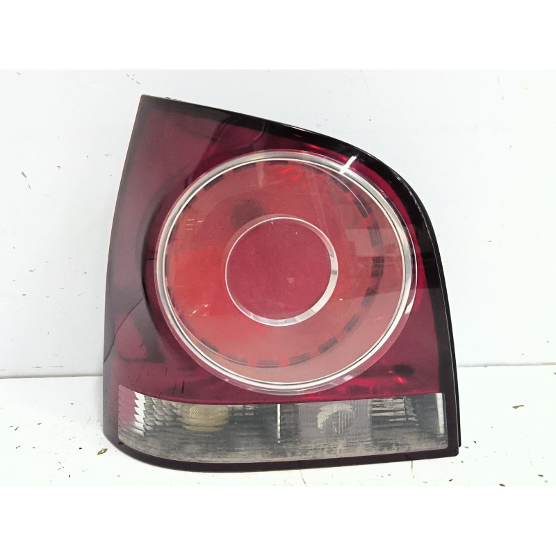 Recambio de piloto trasero izquierdo para volkswagen polo iv (9n_, 9a_) 1.4 16v referencia OEM IAM 6Q6945095M  
