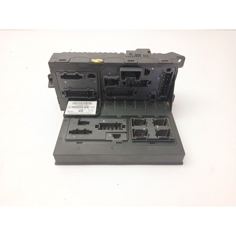 CAJA RELES / FUSIBLES