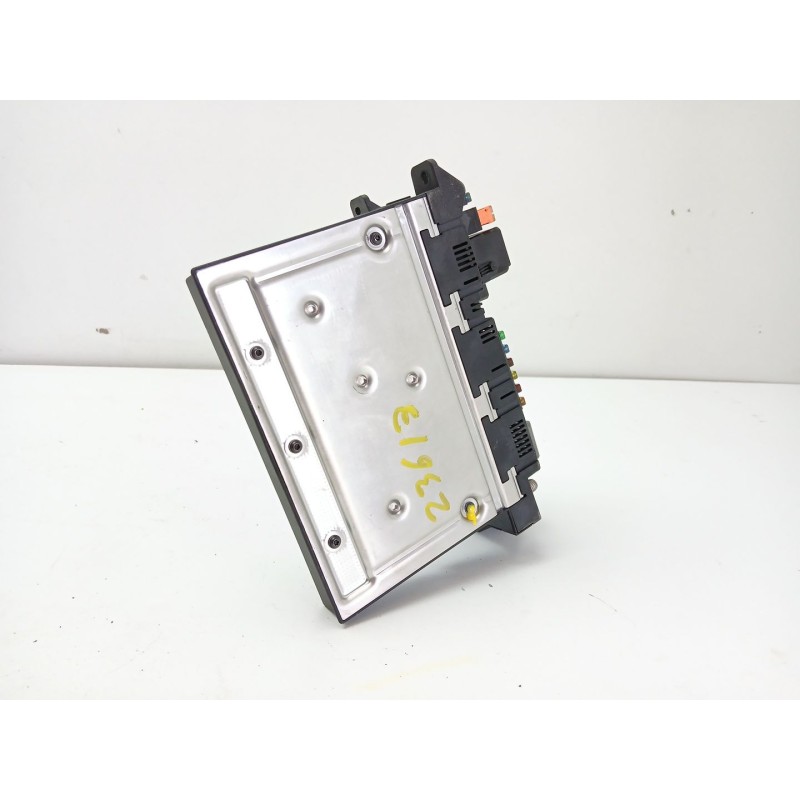 CAJA RELES / FUSIBLES
