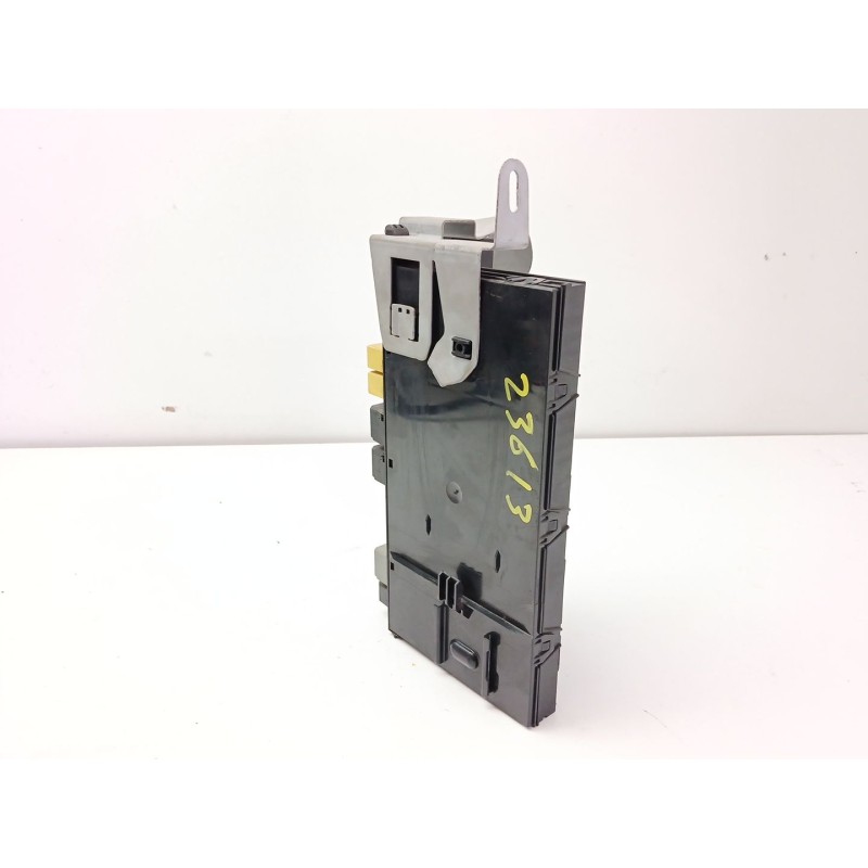 CAJA RELES / FUSIBLES 5DK008047