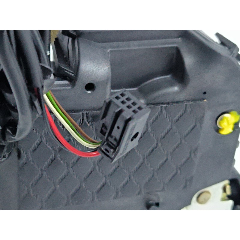 CERRADURA PUERTA DELANTERA IZQUIERDA 004133112637