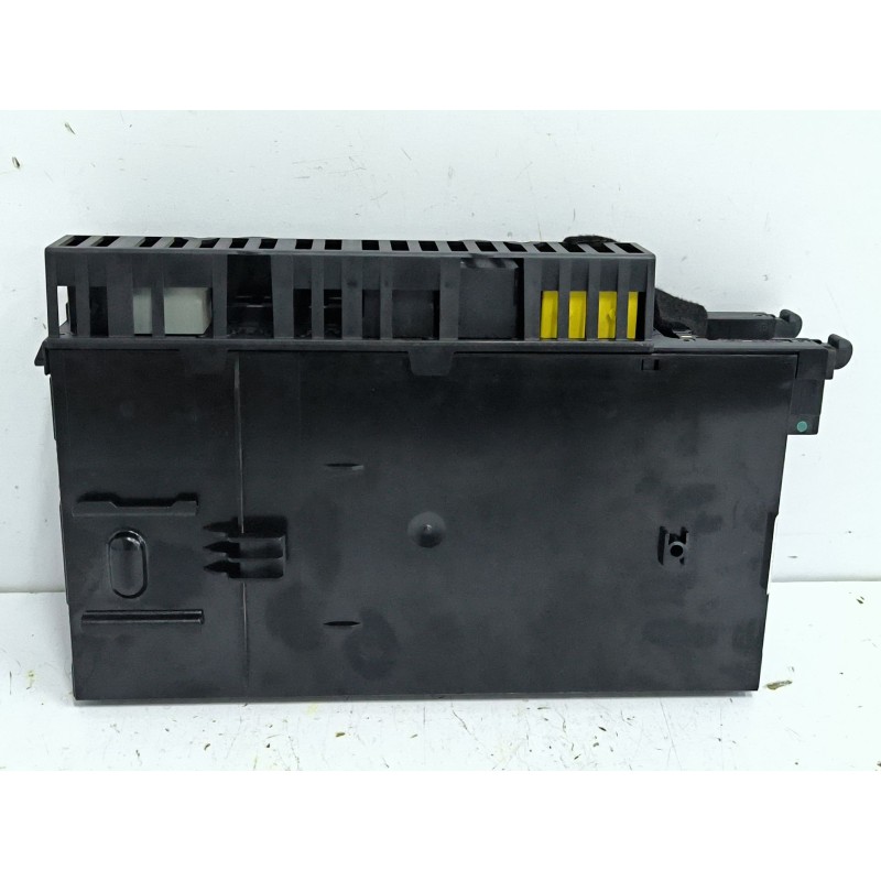 CAJA RELES / FUSIBLES 5DK00804745