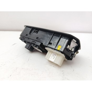 Recambio de mando elevalunas delantero izquierdo para renault trafic iii autobús (jg_) 2.0 dci 150 (jgmu) referencia OEM IAM 806