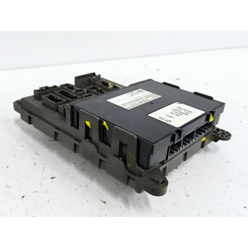 CAJA RELES / FUSIBLES