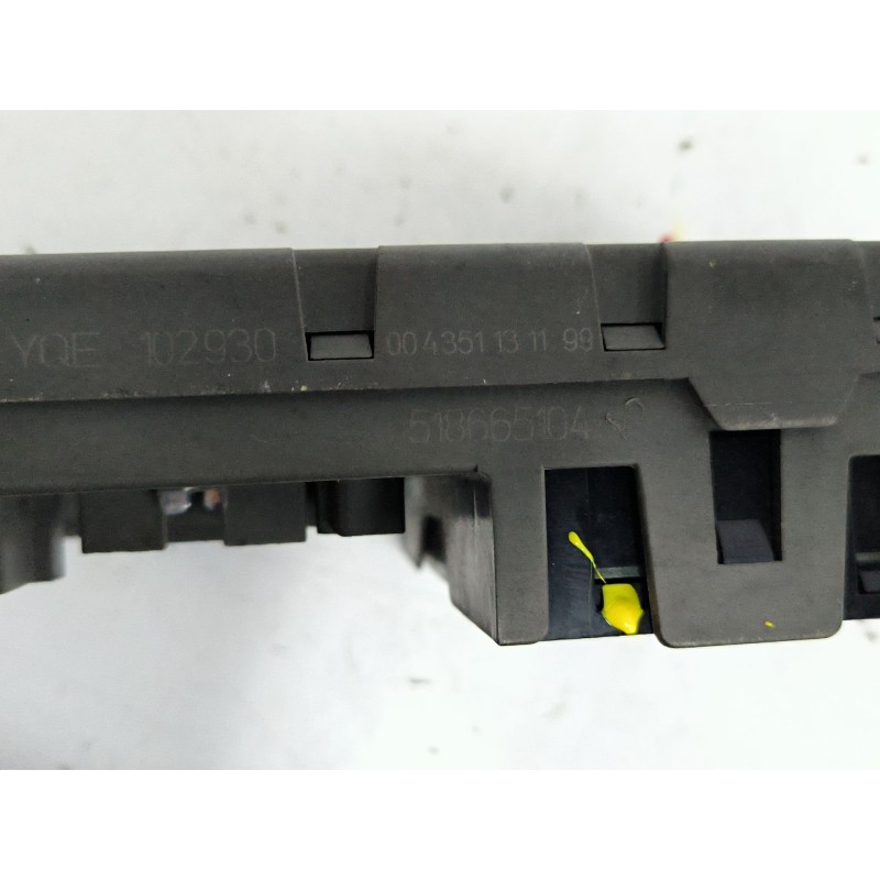 CAJA RELES / FUSIBLES