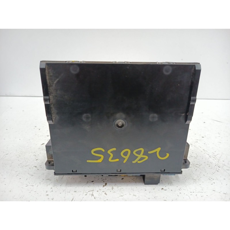 CAJA RELES / FUSIBLES 5DK008485