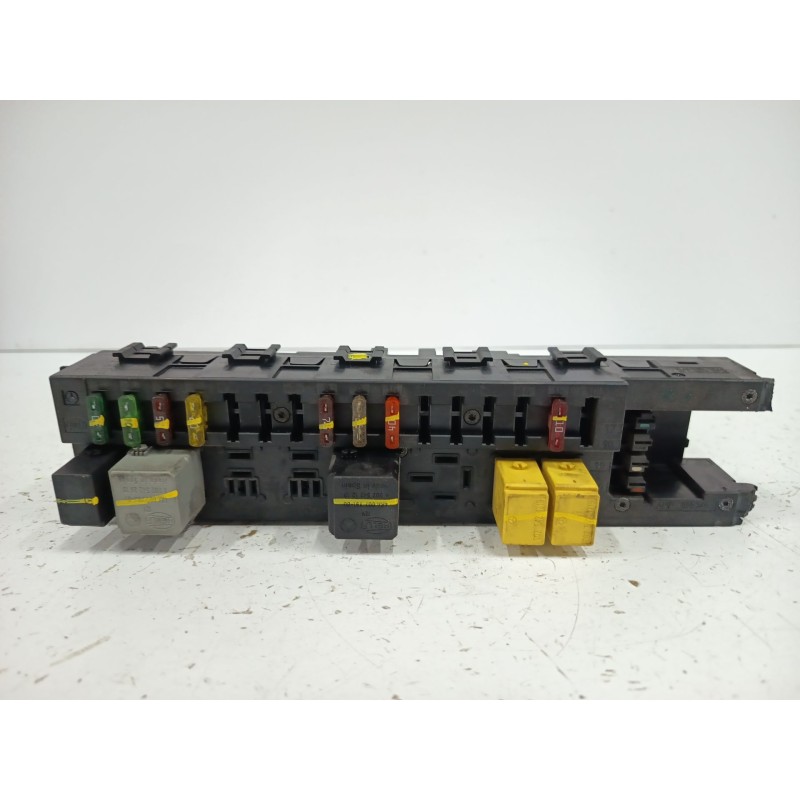 CAJA RELES / FUSIBLES 5DK008486