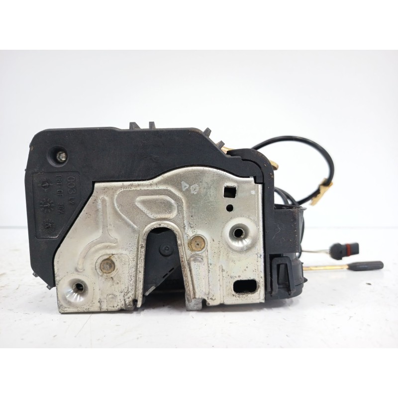 Recambio de cerradura puerta delantera izquierda para mercedes-benz clase c (w203) c 220 cdi (203.008) referencia OEM IAM 004133