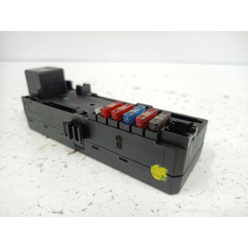 CAJA RELES / FUSIBLES
