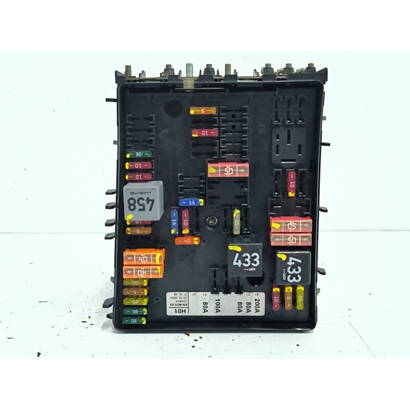 CAJA RELES / FUSIBLES
