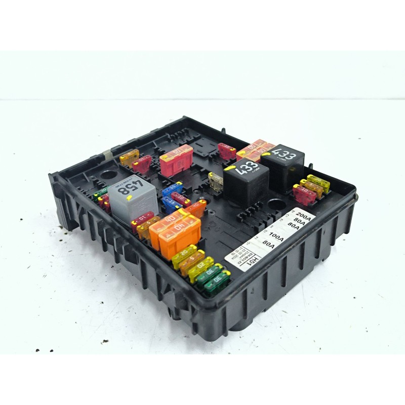 CAJA RELES / FUSIBLES