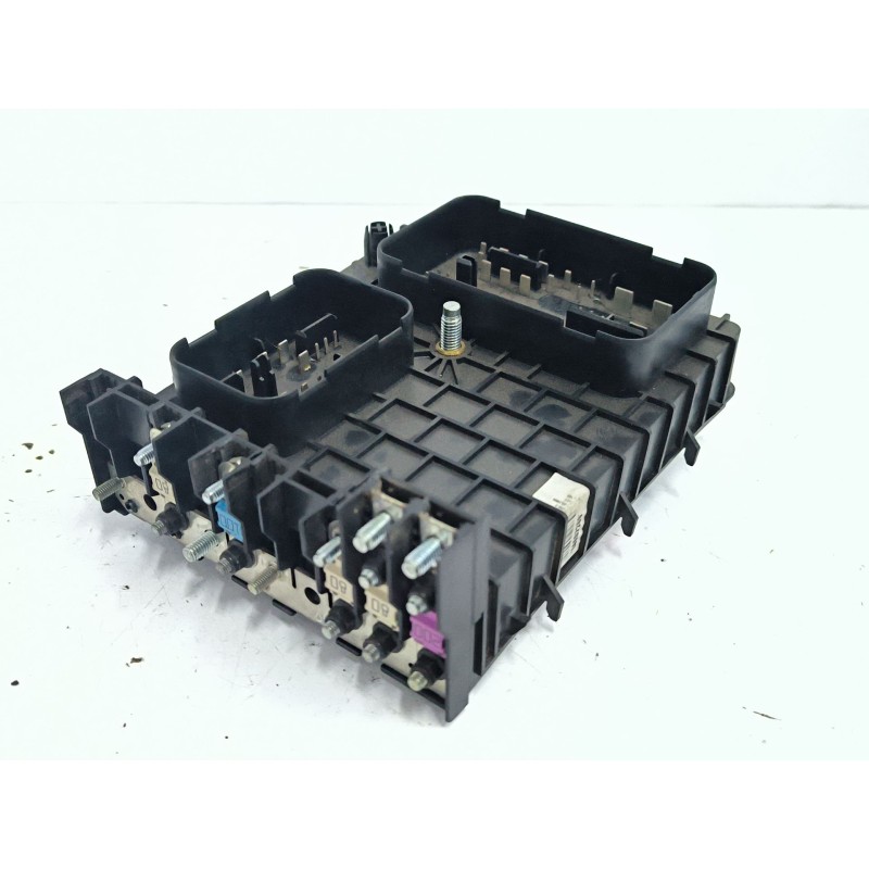 CAJA RELES / FUSIBLES