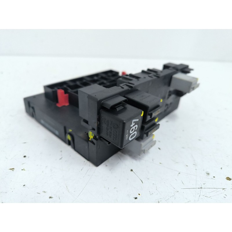 CAJA RELES / FUSIBLES 21001991