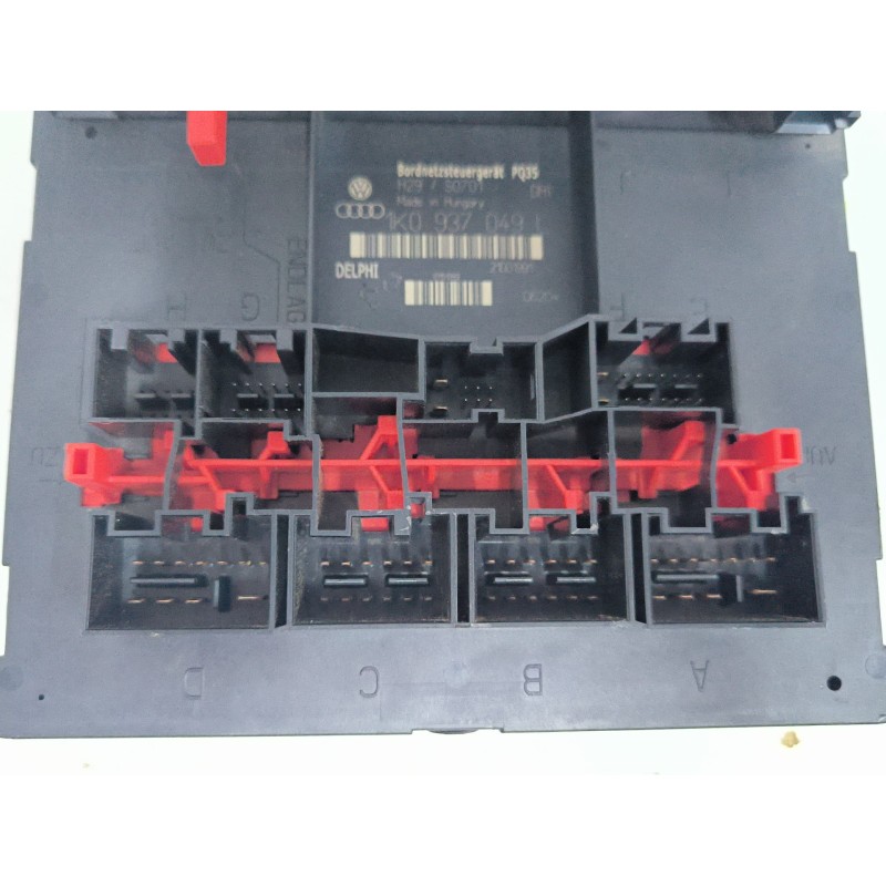 CAJA RELES / FUSIBLES 21001991