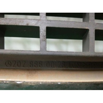 Recambio de rejilla delantera para mercedes-benz clase c (w202) berlina 220 diesel (202.121) referencia OEM IAM 2028880023  
