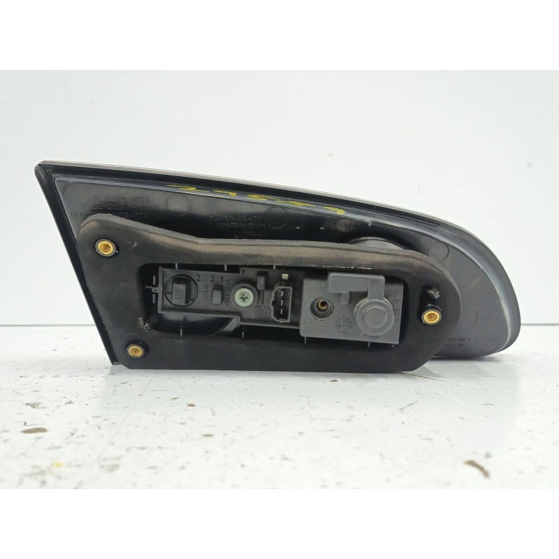 PILOTO TRASERO DERECHO INTERIOR 6L6945108