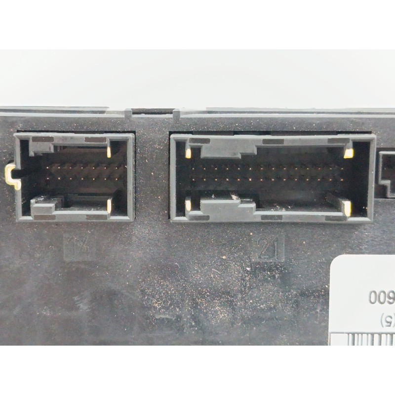 CAJA RELES / FUSIBLES 5DK00797410