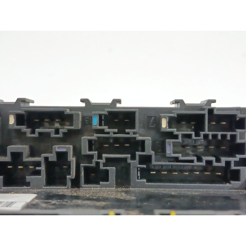 CAJA RELES / FUSIBLES 5DK00797410