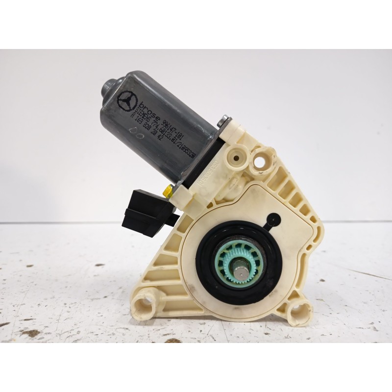 Recambio de motor elevalunas trasero derecho para mercedes-benz clase b sports tourer (w245) b 200 cdi (245.208) referencia OEM 
