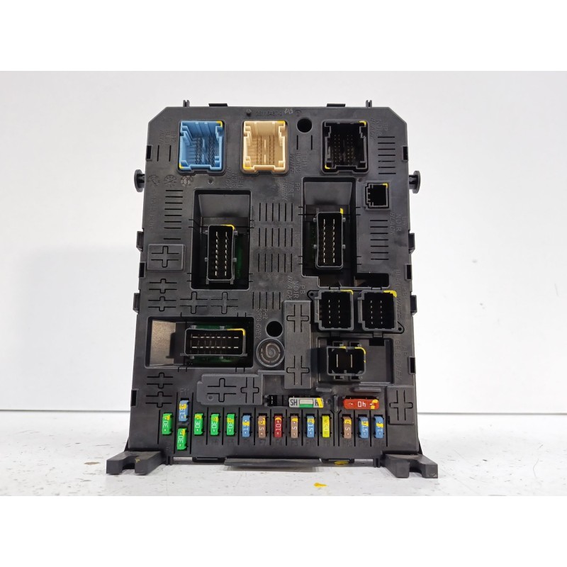 CAJA RELES / FUSIBLES 281197595