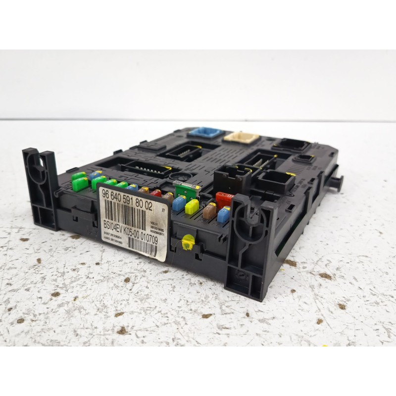 CAJA RELES / FUSIBLES 281197595
