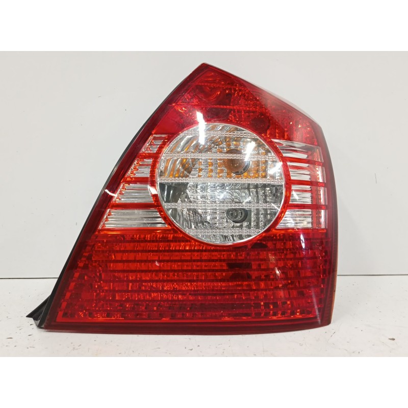 Recambio de piloto trasero derecho para hyundai elantra iii sedán (xd) 2.0 crdi referencia OEM IAM 924122D510  