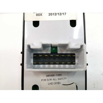 Recambio de mando elevalunas delantero izquierdo para hyundai i40 1.7 crdi cat referencia OEM IAM 935703Z000 93R4901000 