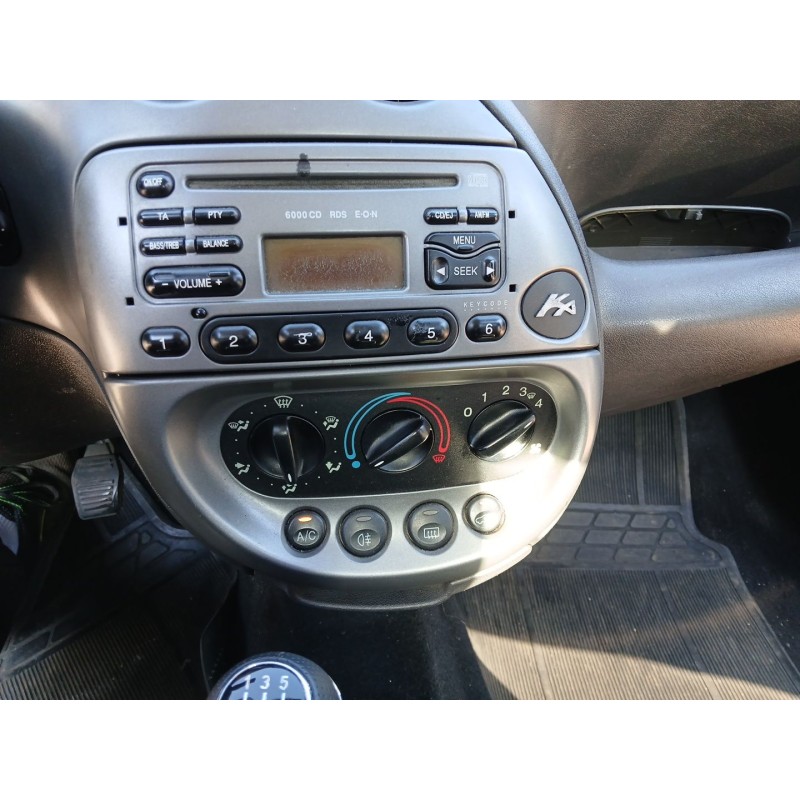 FORD KA (RB_) 2001