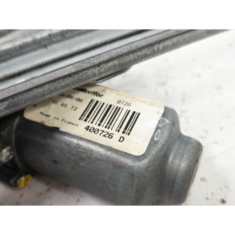 ELEVALUNAS DELANTERO IZQUIERDO 400726D